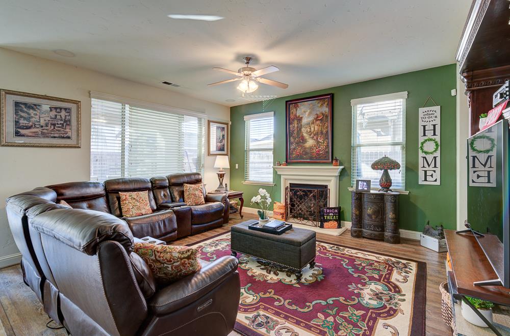 5884 E Florence Ave, Fresno, CA 93727