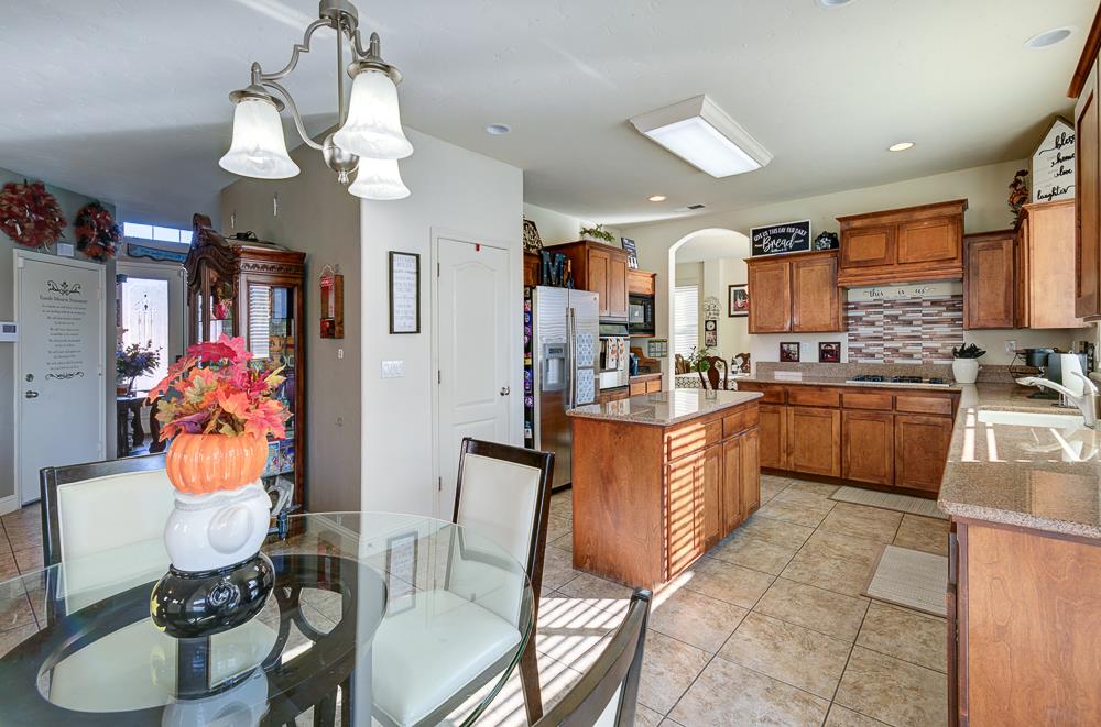 5884 E Florence Ave, Fresno, CA 93727