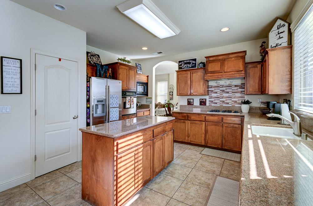 5884 E Florence Ave, Fresno, CA 93727