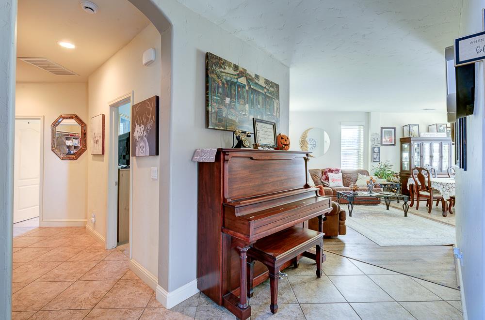 5884 E Florence Ave, Fresno, CA 93727