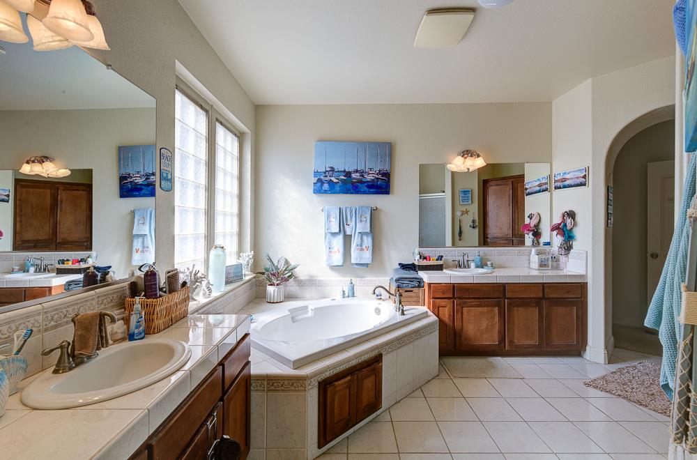 5884 E Florence Ave, Fresno, CA 93727