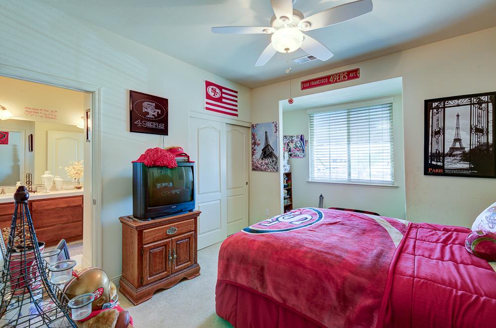 5884 E Florence Ave, Fresno, CA 93727