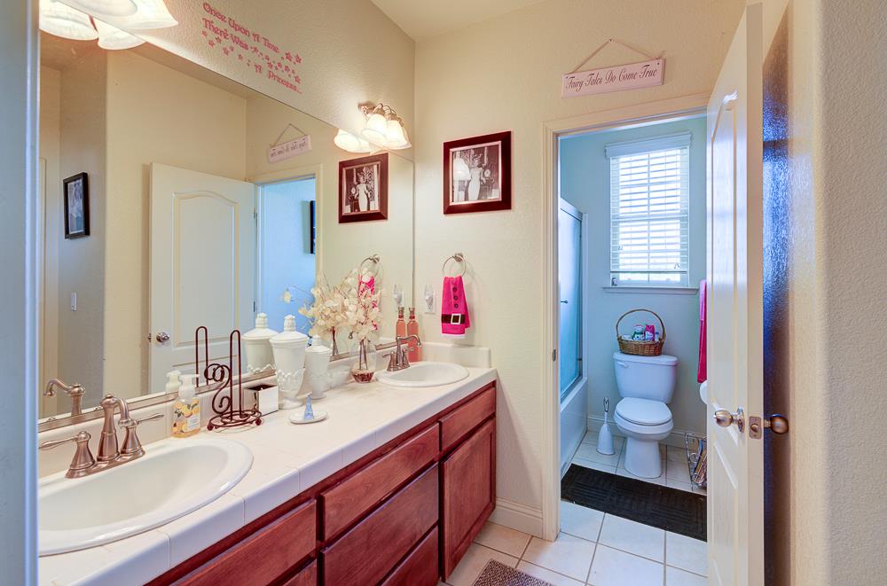 5884 E Florence Ave, Fresno, CA 93727